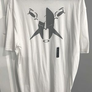 Oakley Men’s. Graphic Tee XXL NWT